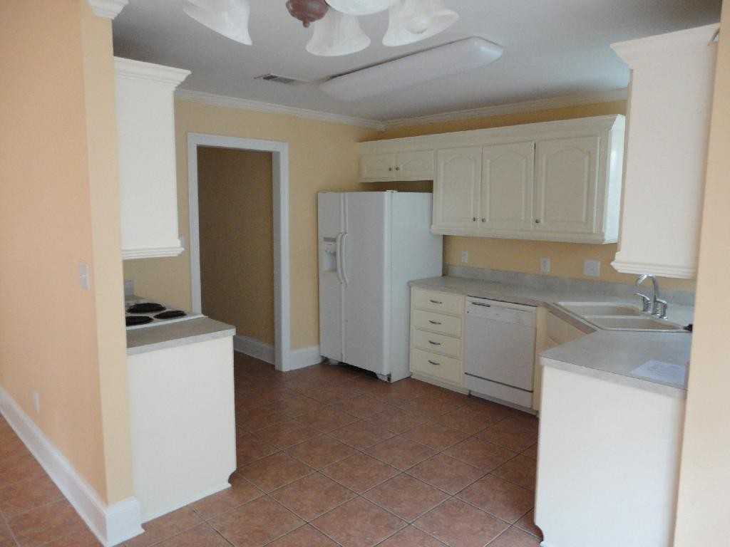 404 Willow Bay Dr - Photo 3 of 3