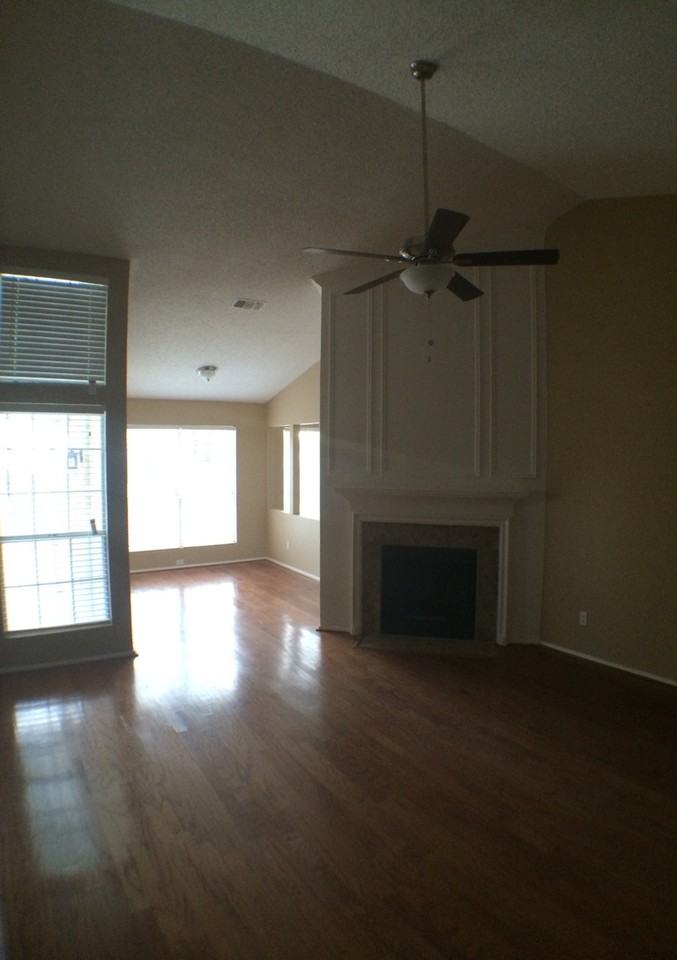 100 Juniper Dr - Photo 3 of 13