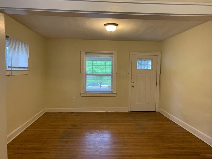 3939 Ruckle St - Photo 3 of 9