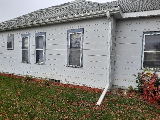 261 6th Ave - Photo 2 of 5