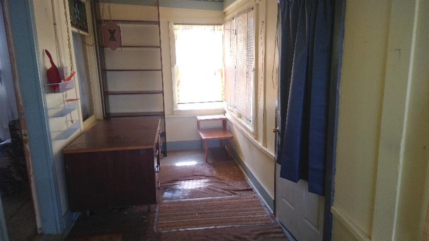 261 6th Ave - Photo 3 of 5