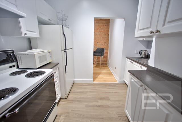 3427 Av De L'Hôtel-De-Ville - Photo 3 of 11