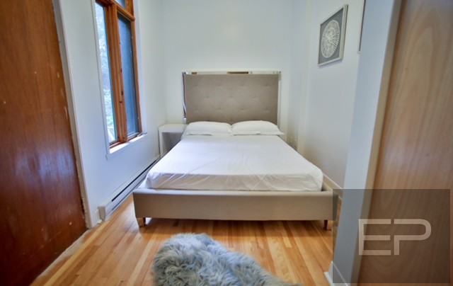3427 Av De L'Hôtel-De-Ville - Photo 2 of 11