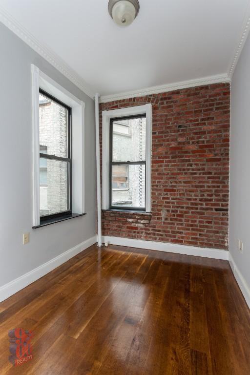 W 103rd St #5R - Photo 2 of 3