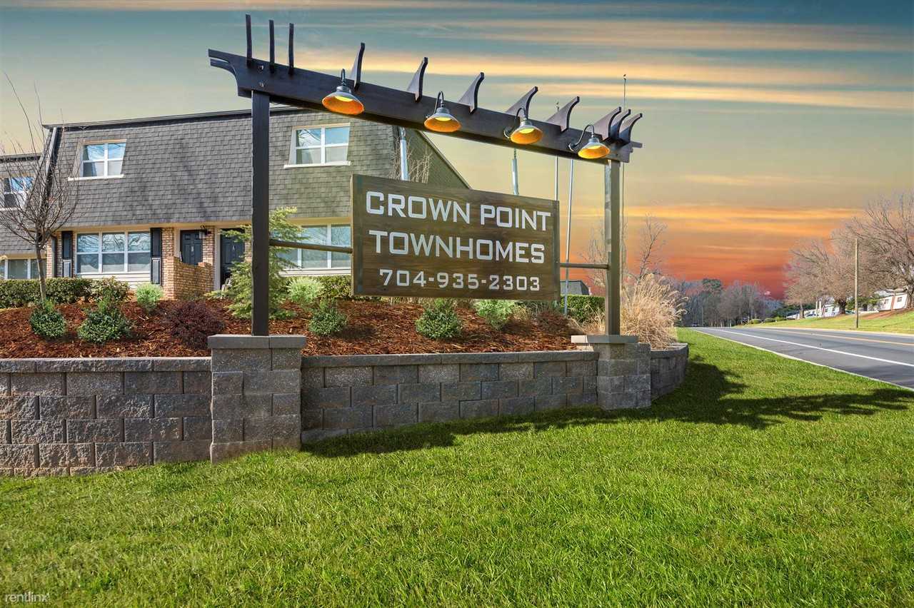 Crown Point Townhomes Apartments For Rent 7422 Pebblestone Dr