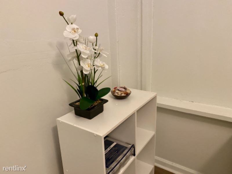 1124 8th Ave - Photo 3 of 9