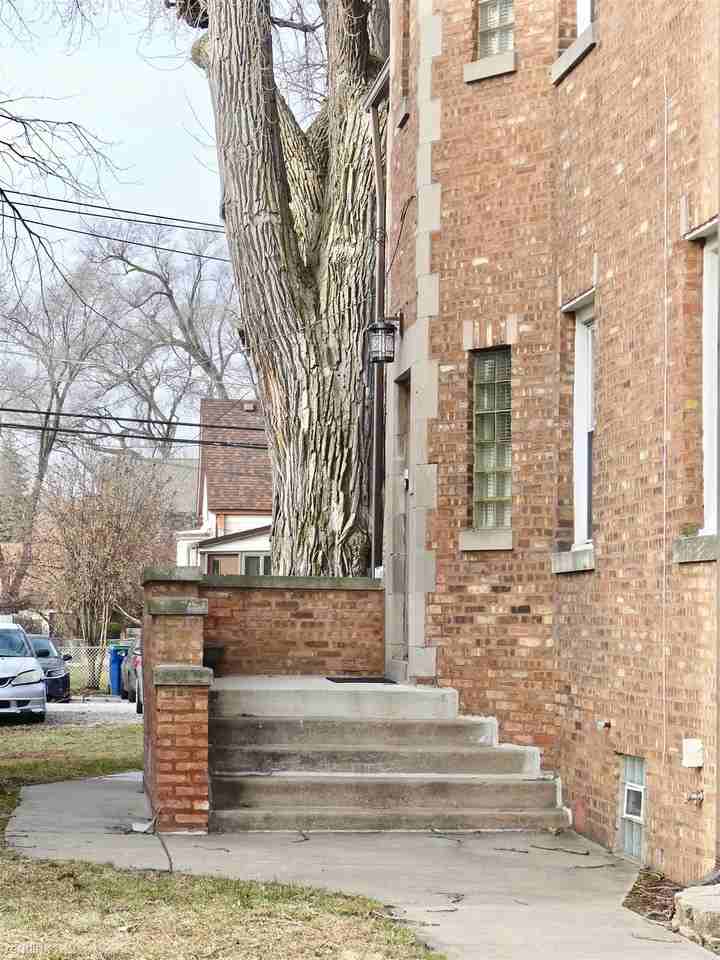 9430 S Homan Ave #2W - Photo 3 of 12