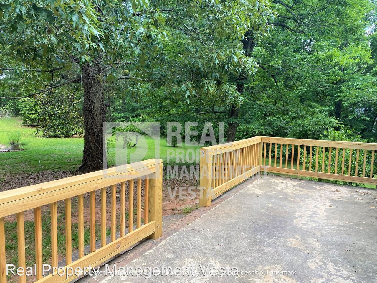 363 Wadley Rd - Photo 2 of 16