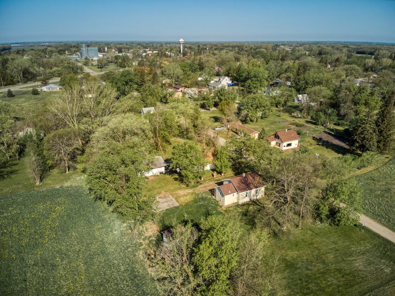 508 Eidem Ave Se - Photo 2 of 15