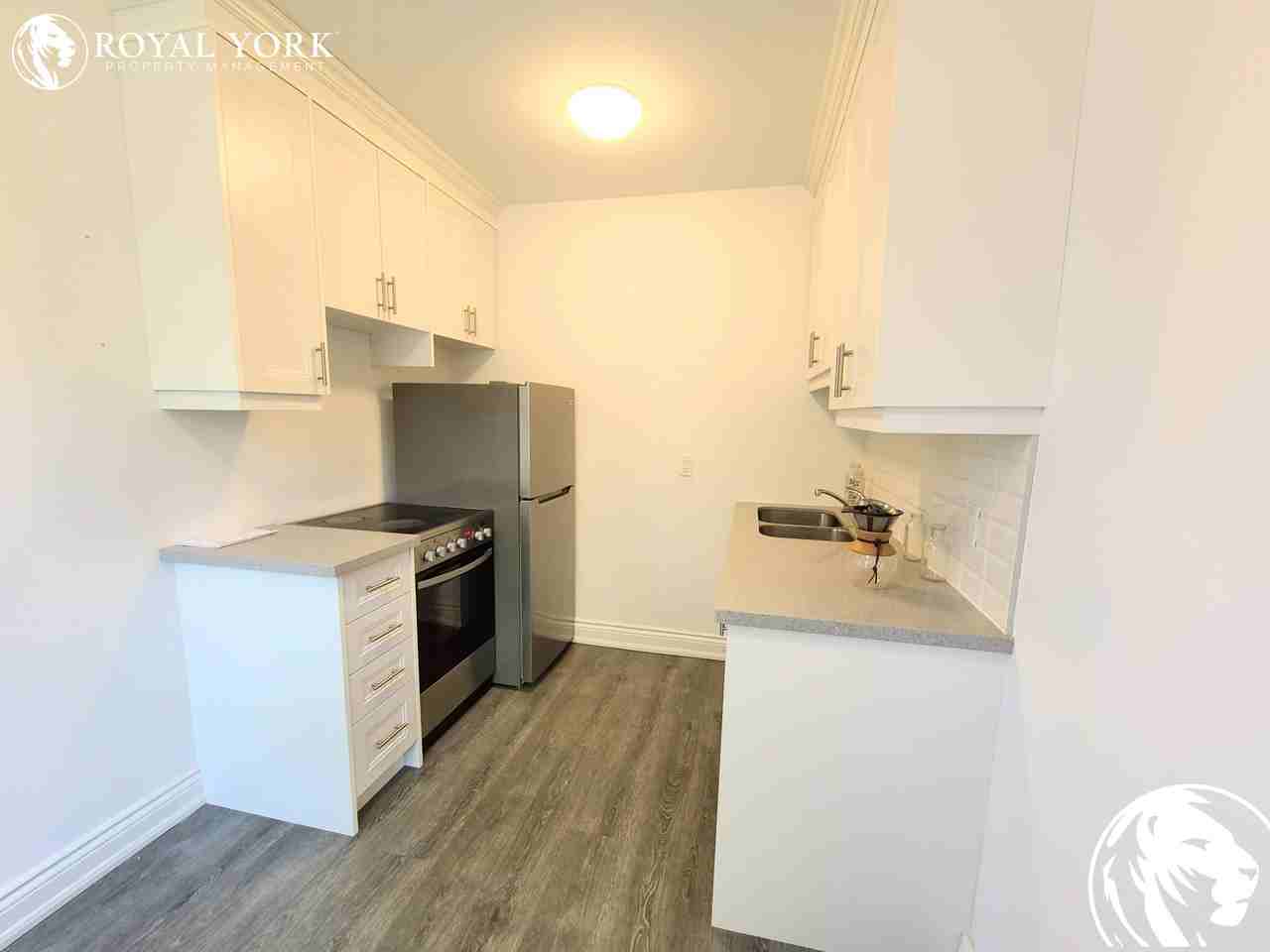 382 Dovercourt Rd #33