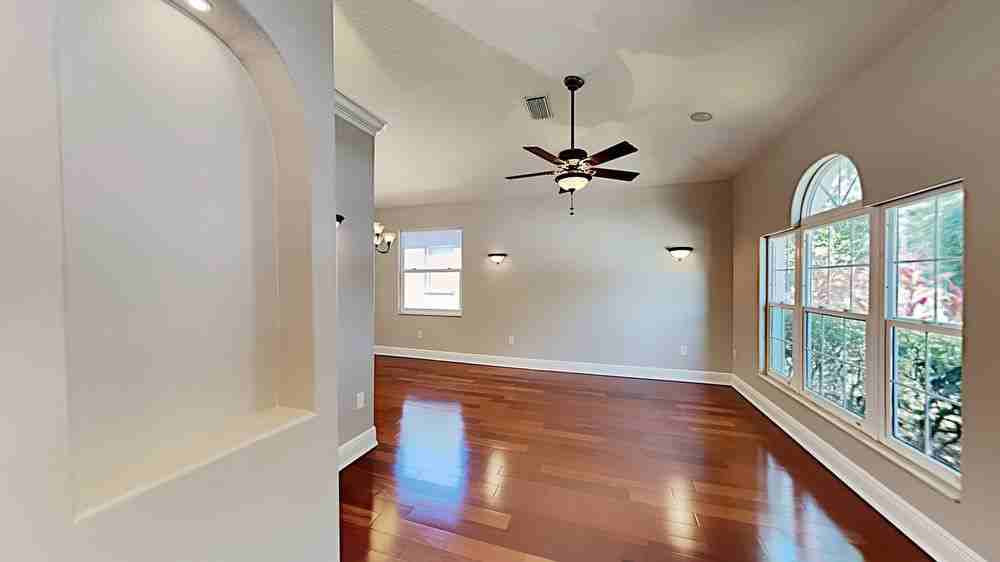 13548 Mere View Dr - Photo 2 of 17