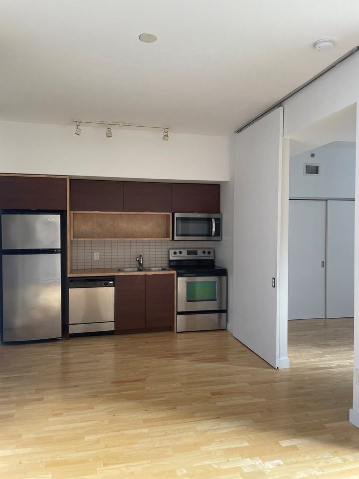 630 Rue William #301