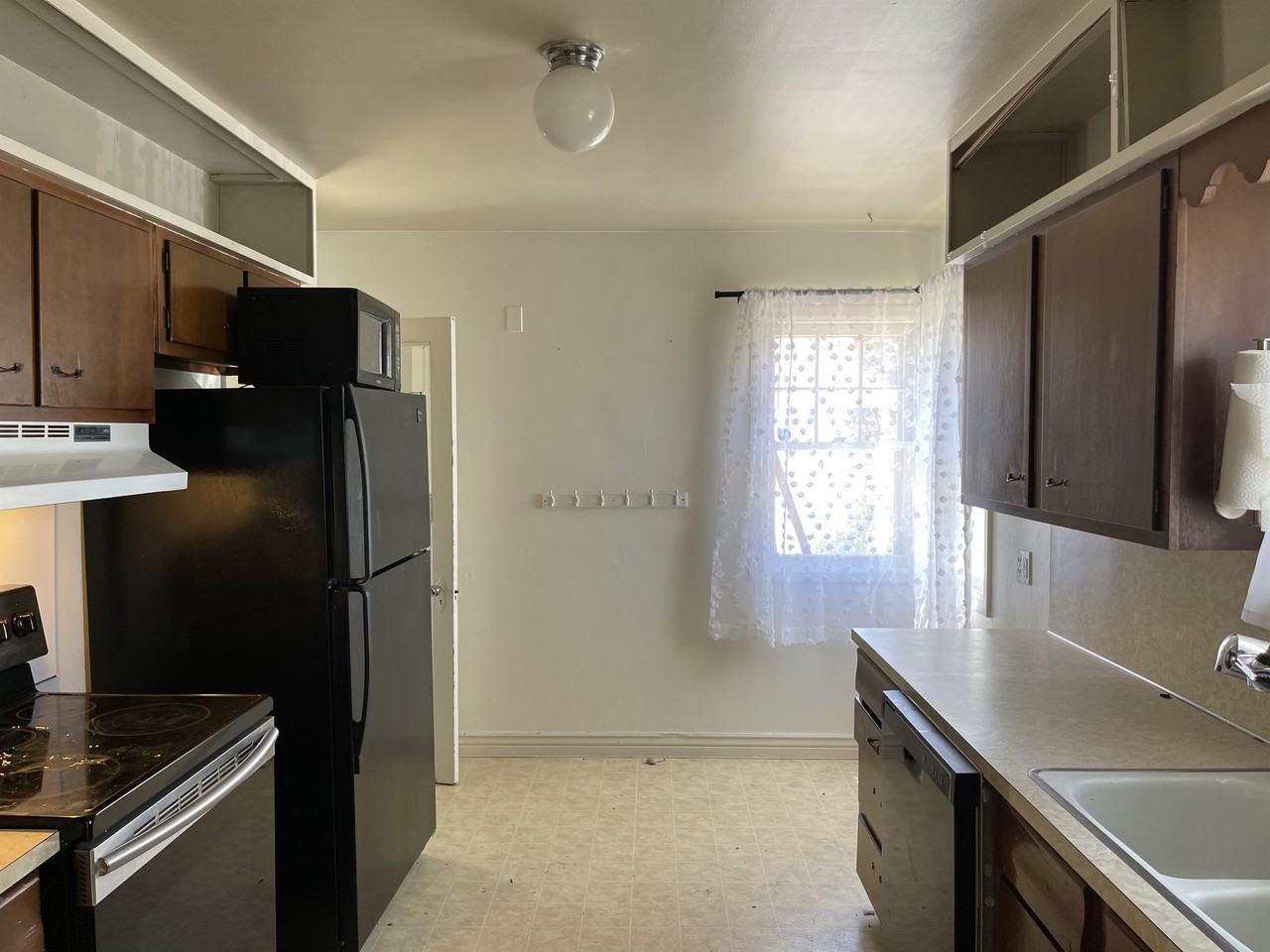 1547 E Hollywood Ave #1 - Photo 4 of 6