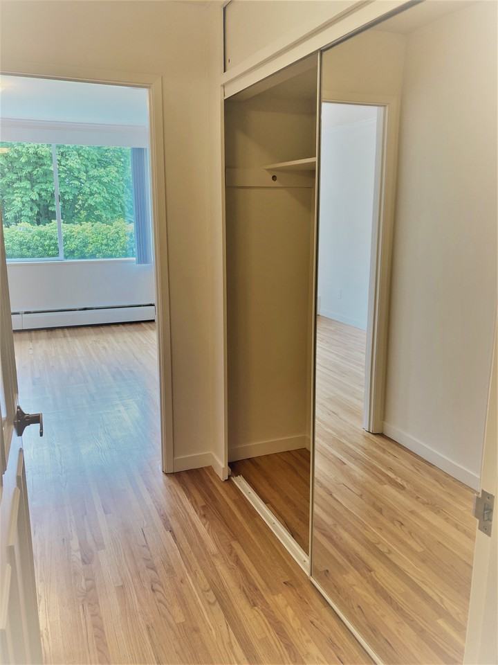 Fontainebleau Apartments - Photo 4 of 16