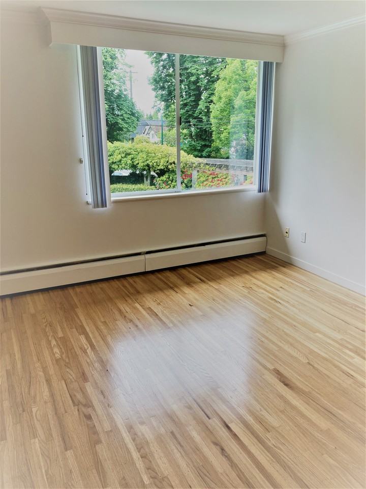 Fontainebleau Apartments - Photo 7 of 16