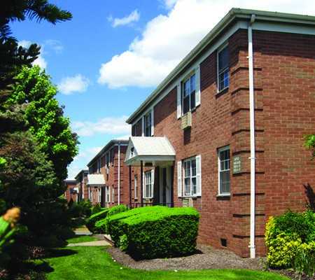 Briarwood Commons - Photo 7 of 17