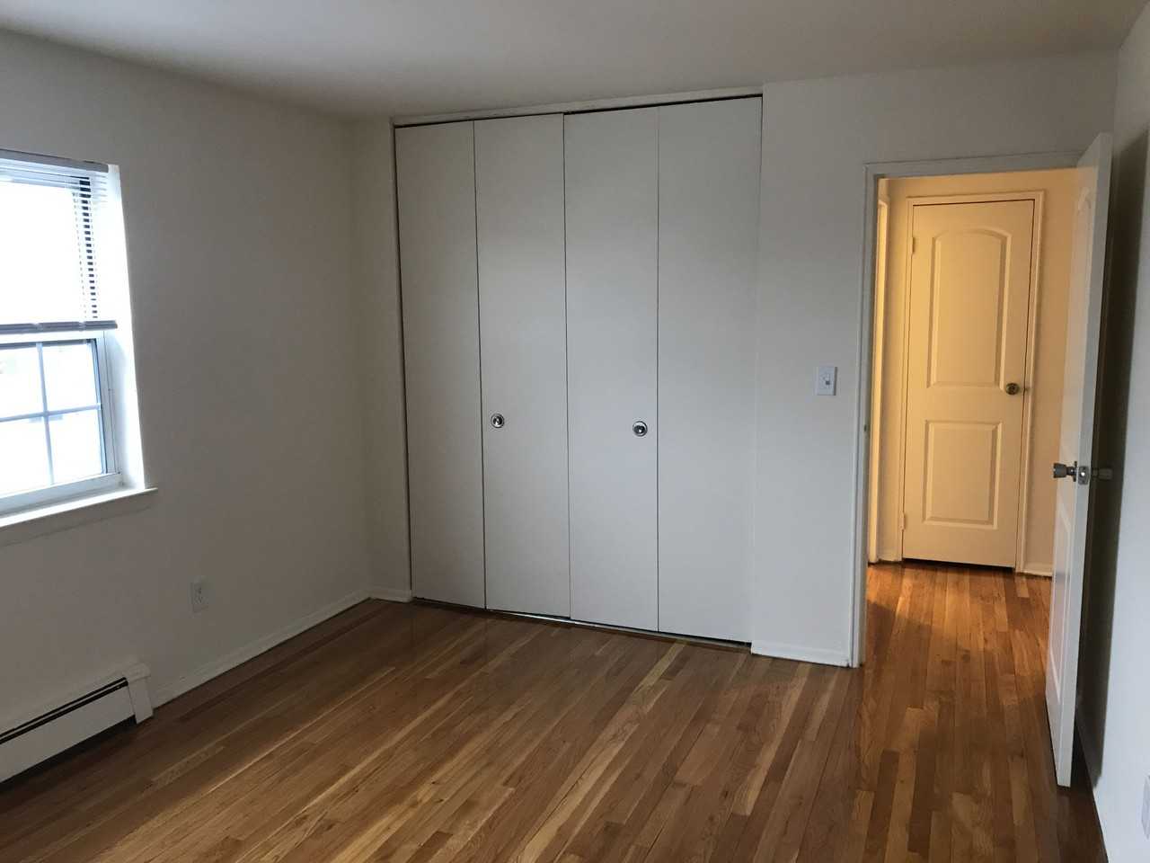 Briarwood Commons - Photo 3 of 17