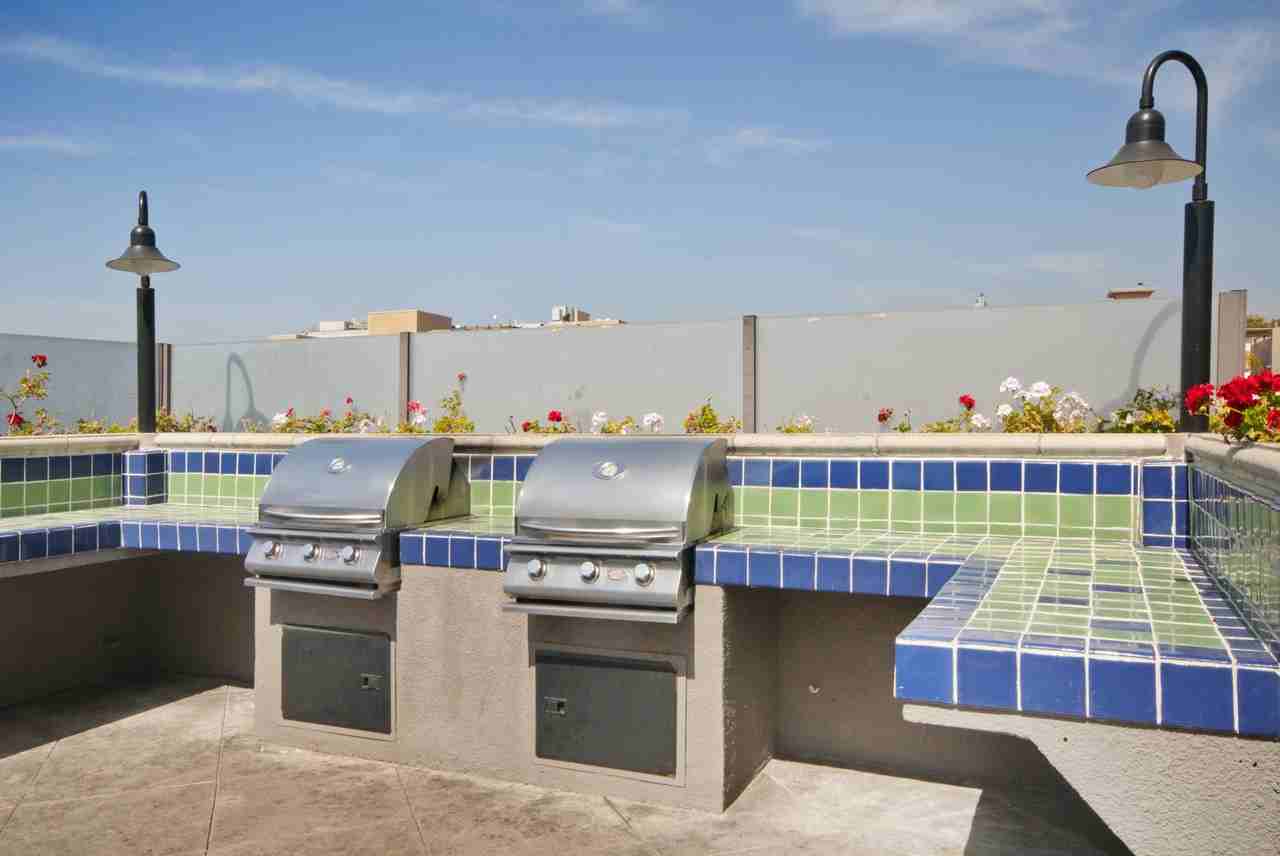 Atrium Court - Photo 3 of 10