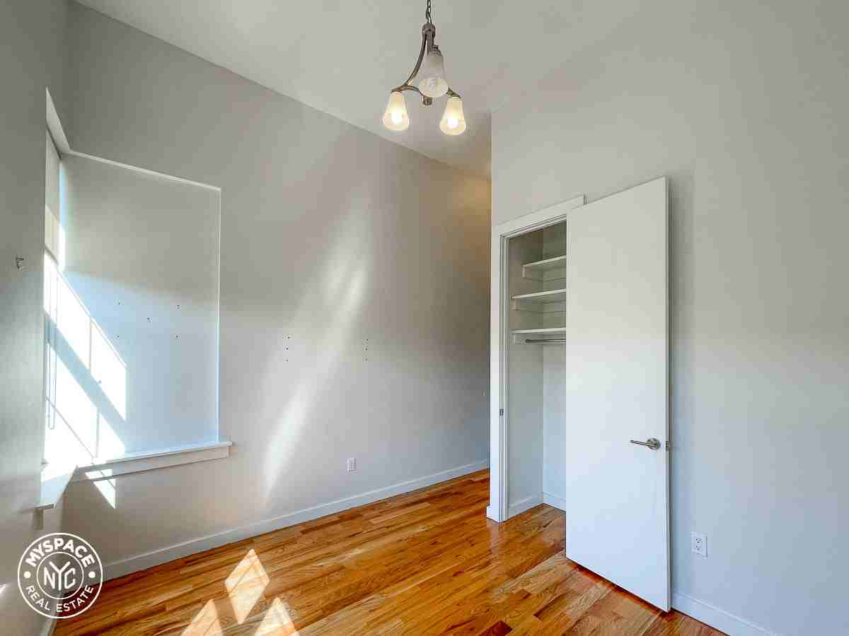 290 Stockholm St #3R - Photo 3 of 13