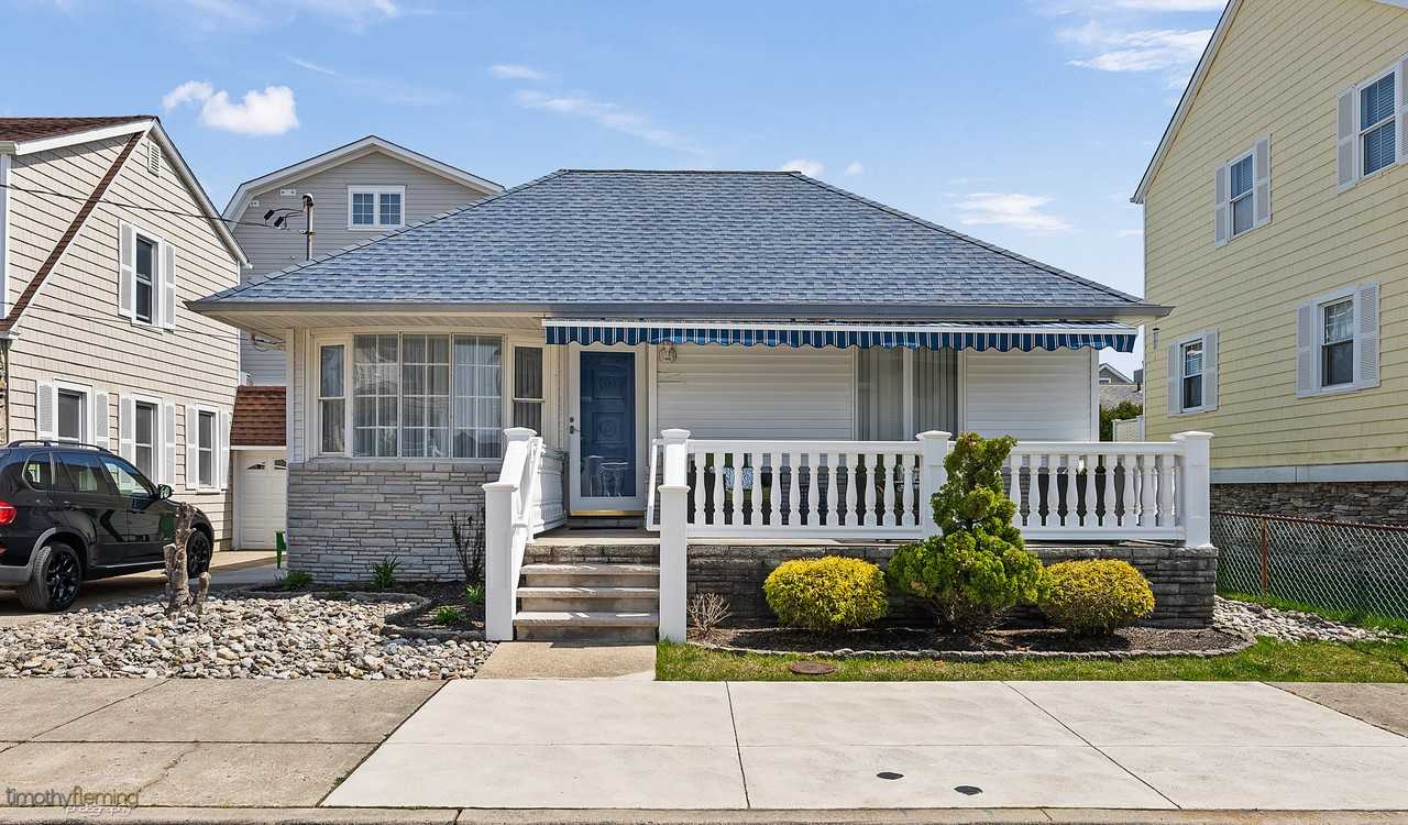 131 N Yarmouth Ave - Photo 2 of 15