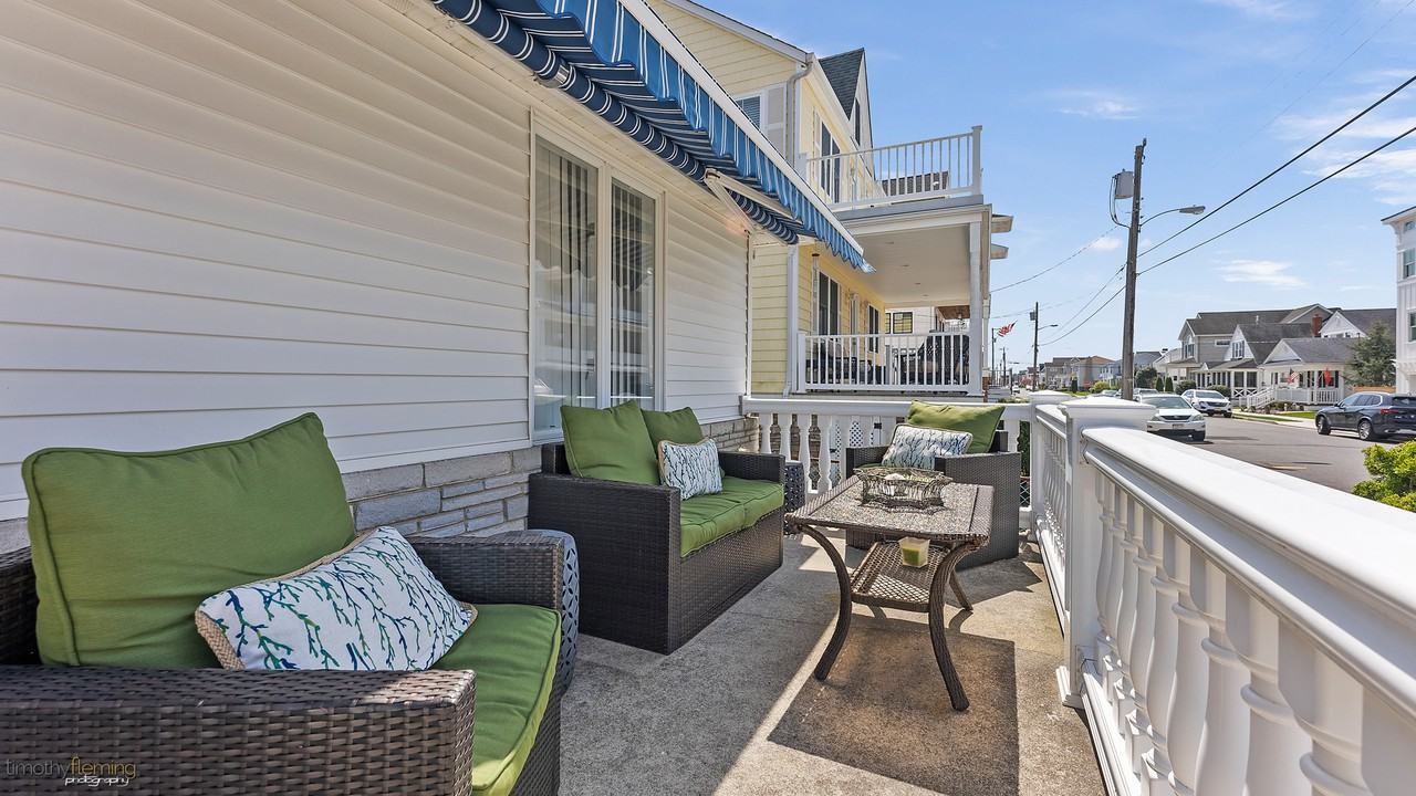 131 N Yarmouth Ave - Photo 3 of 15