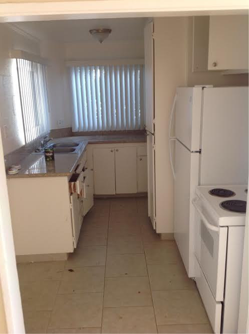 12384 Lakeshore Dr - Photo 2 of 4