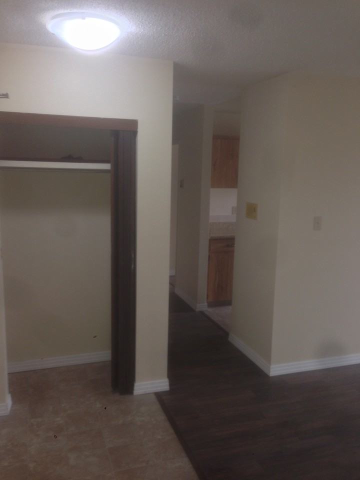 RIDGEWOOD PARK AND MANOR - Photo 2 of 39