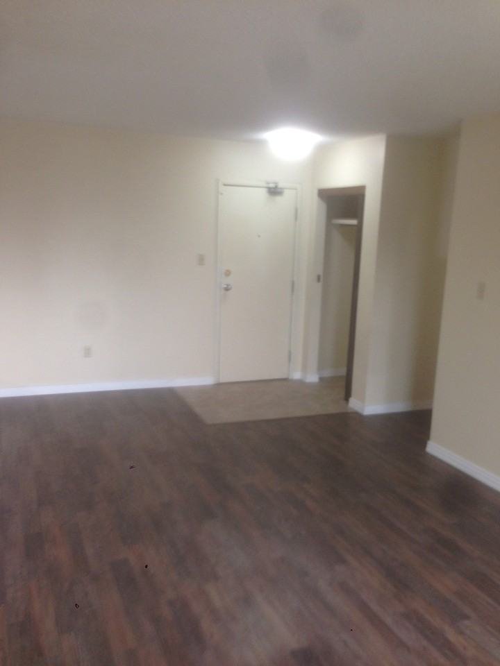 RIDGEWOOD PARK AND MANOR - Photo 3 of 39