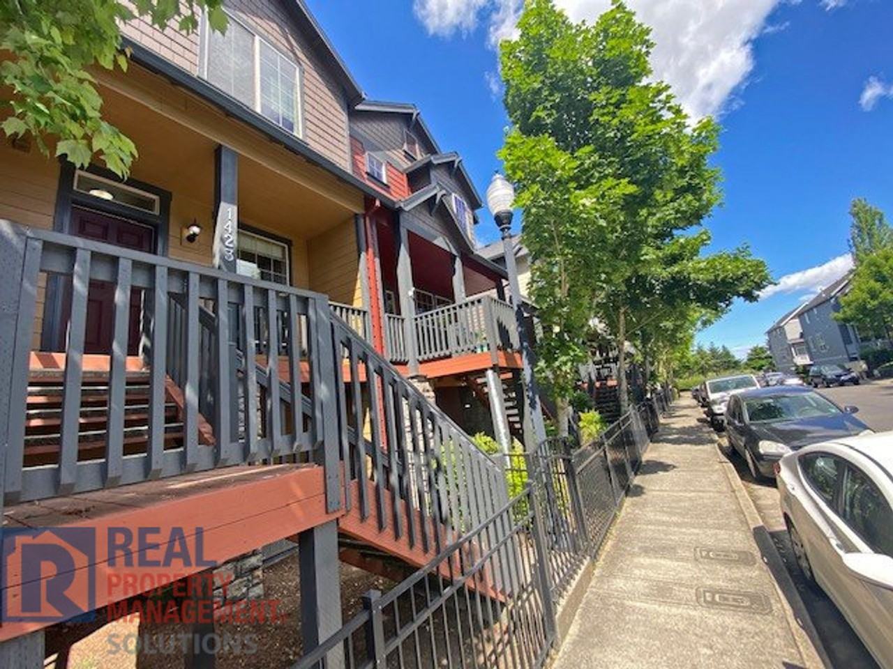 1423 Ne Alexandria Pl - Photo 2 of 29