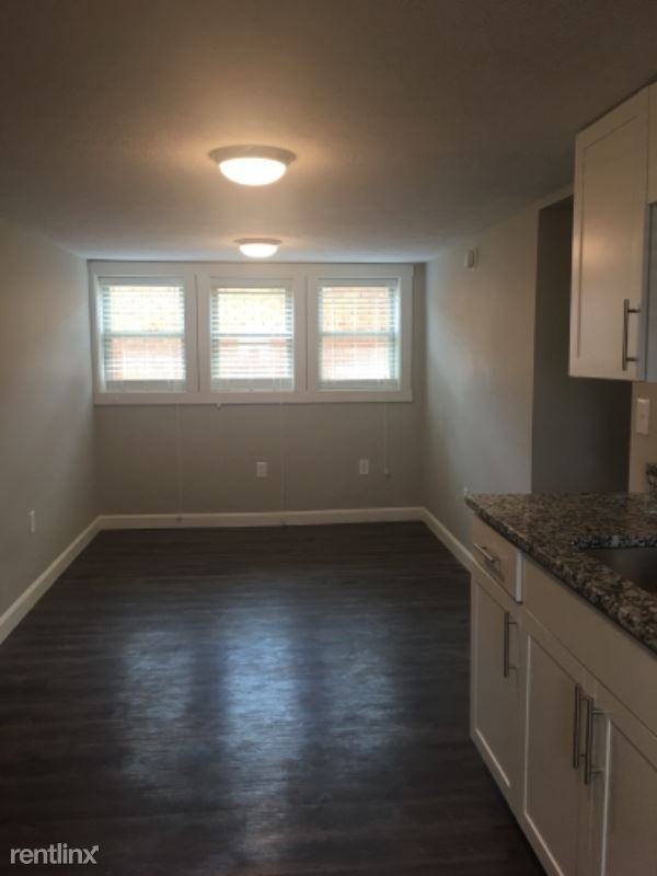 320 E Main St - Photo 3 of 10