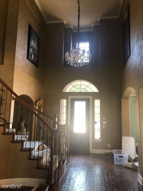 4205 Lansbury Dr - Photo 3 of 27