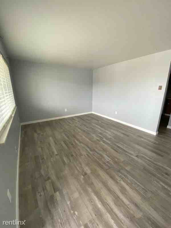 420 Murray Ave - Photo 2 of 11