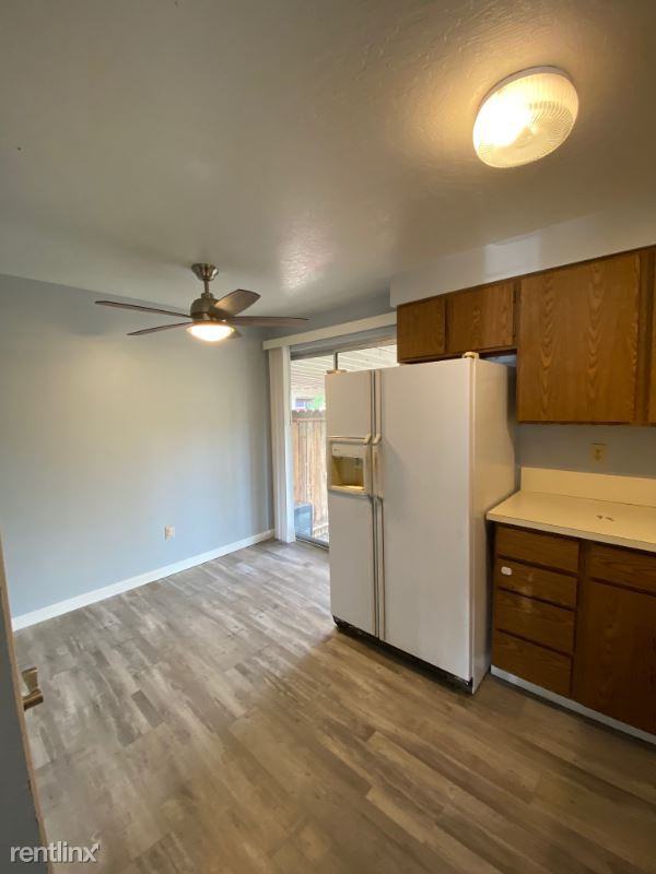 420 Murray Ave - Photo 3 of 11