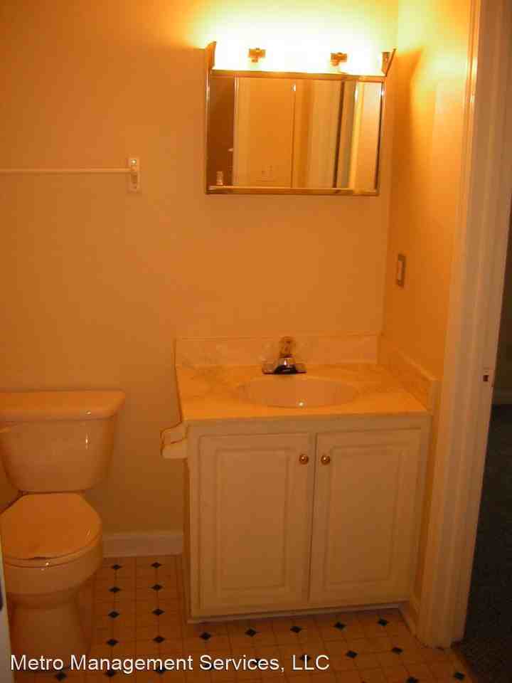 492 Joy Ave - Photo 3 of 6