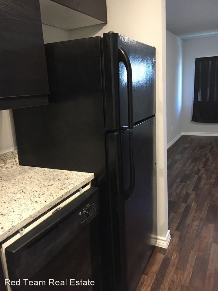 612 S. Blue Mound Road - Photo 2 of 15