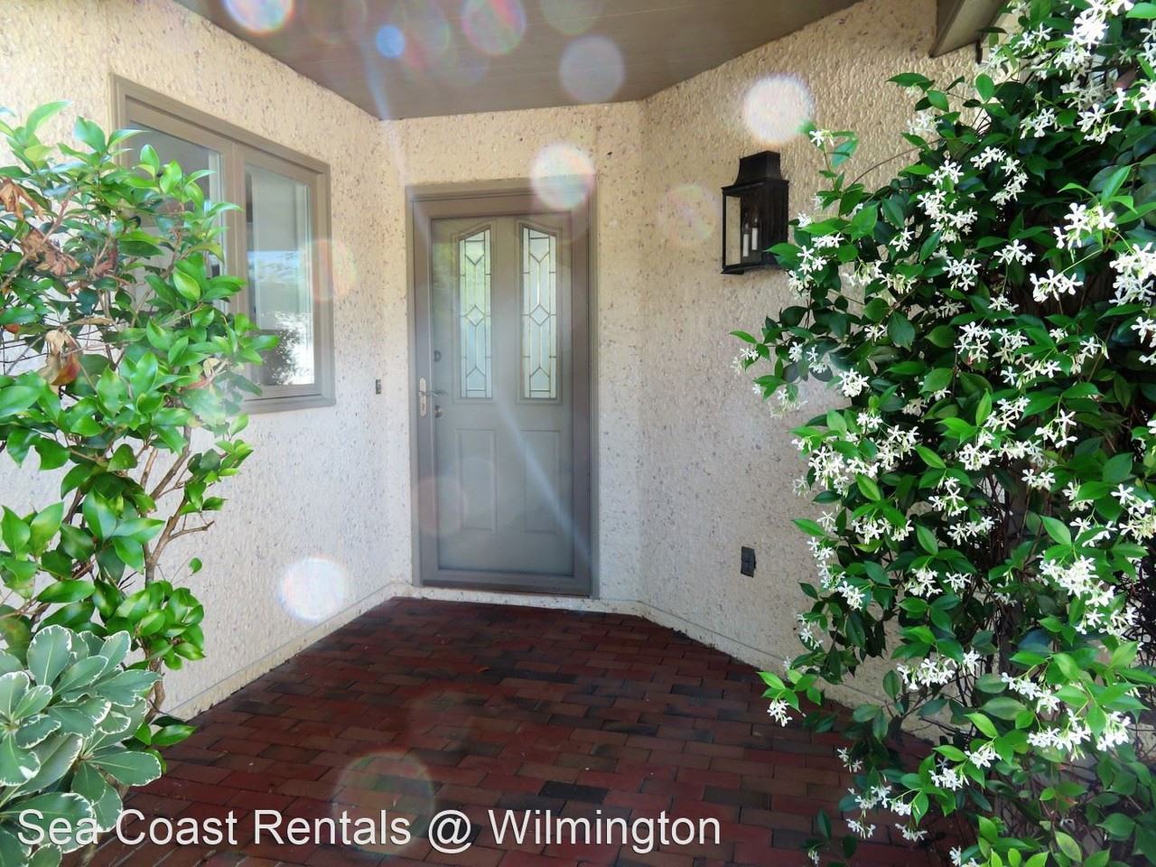 1939 Prestwick Ln - Photo 2 of 31