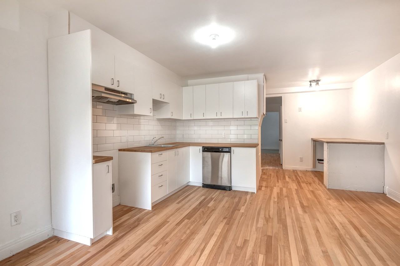 3972 Boul Rosemont - Photo 3 of 14