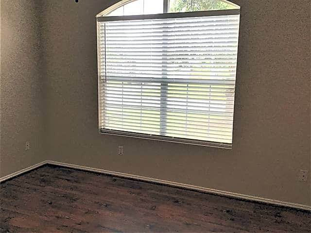 11919 Lois Ln - Photo 3 of 20