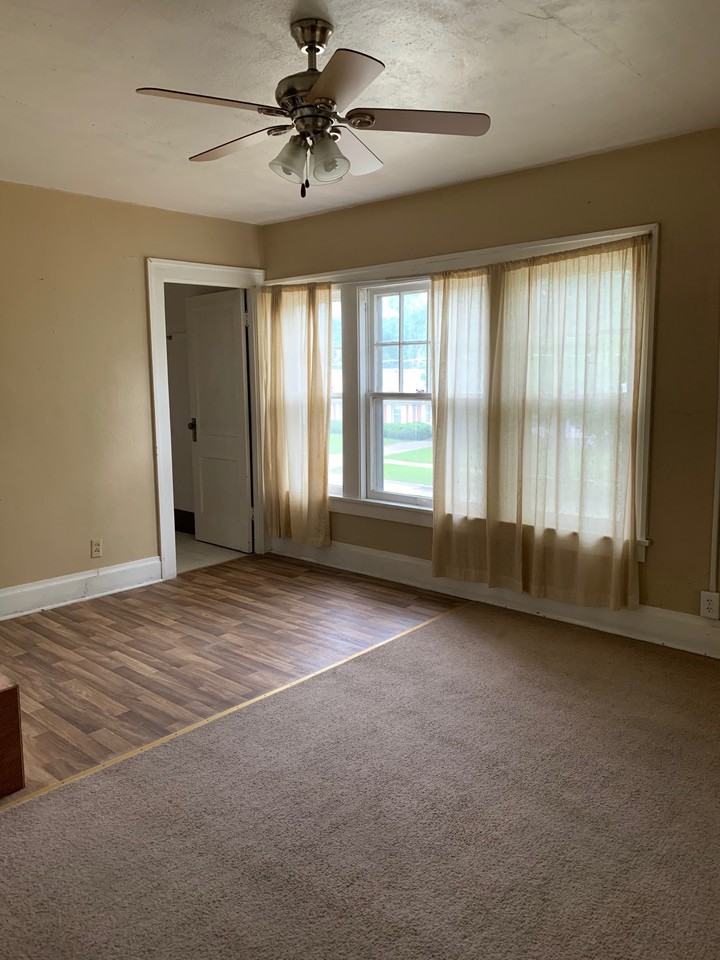 1009 West 4th Street #2 - Photo 3 of 7