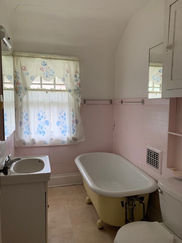 1009 West 4th Street #2 - Photo 4 of 7