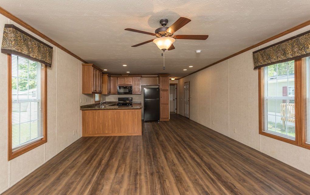 16343 Hunters Run - Photo 3 of 6
