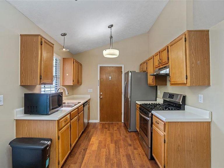 2031 Dodson Drive Southwest - Photo 2 of 13