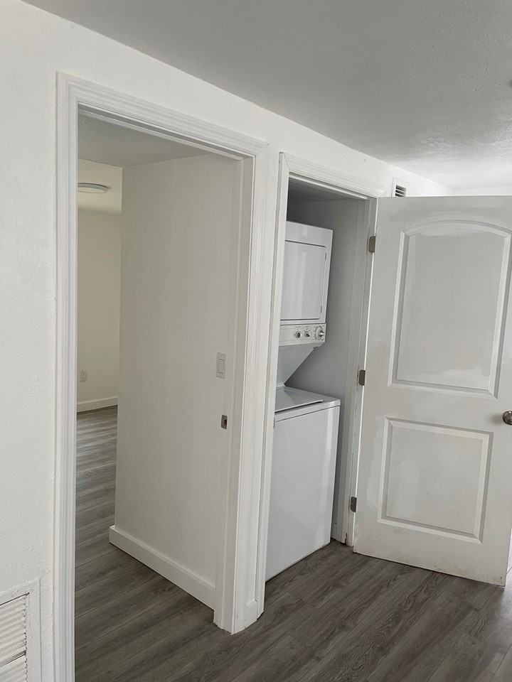 2189 Mitchell Ct - Photo 3 of 9