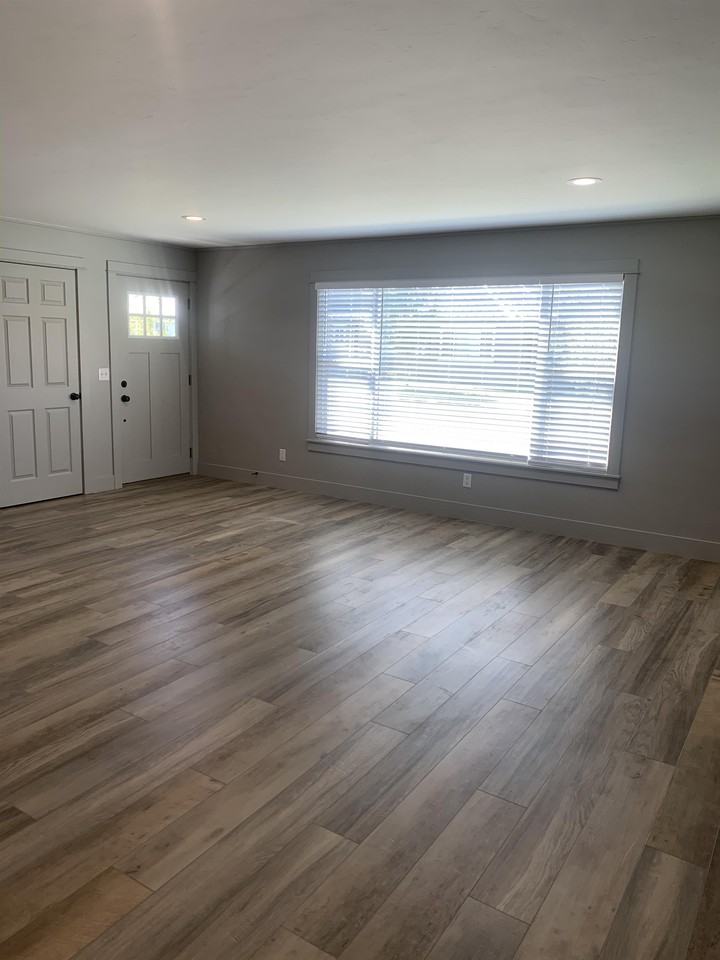 639 Nw Elm Ave #1 - Photo 4 of 17