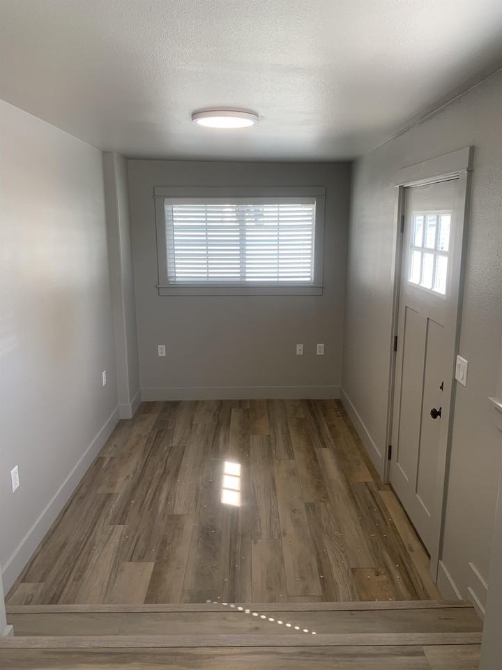 639 Nw Elm Ave #1 - Photo 5 of 17