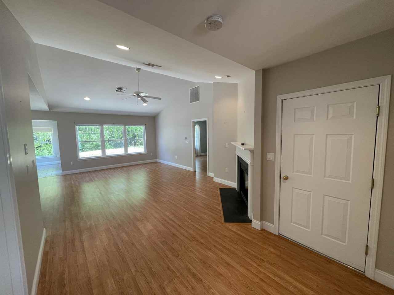 33 Gables Way #1 - Photo 3 of 18