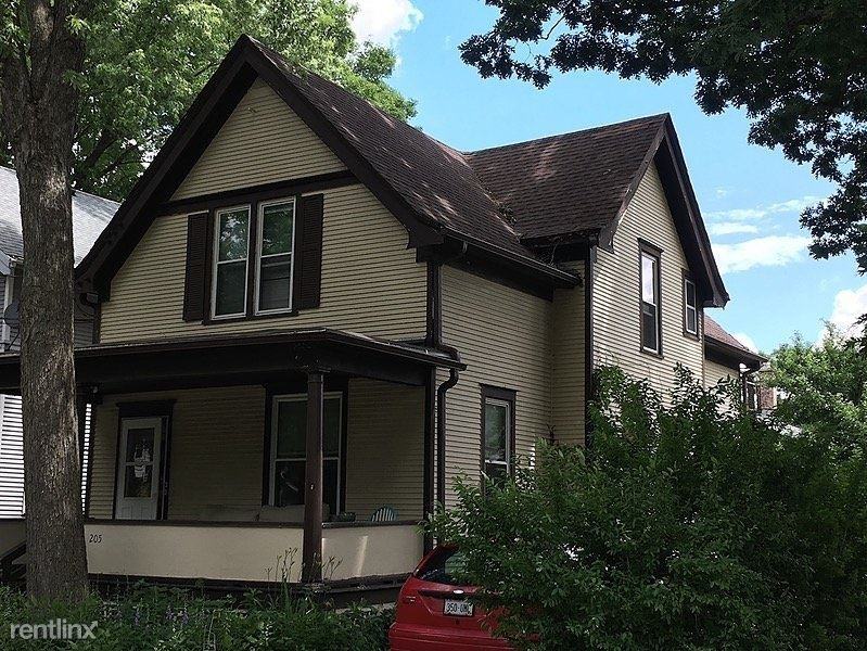 3233 Milwaukee St - Photo 2 of 3