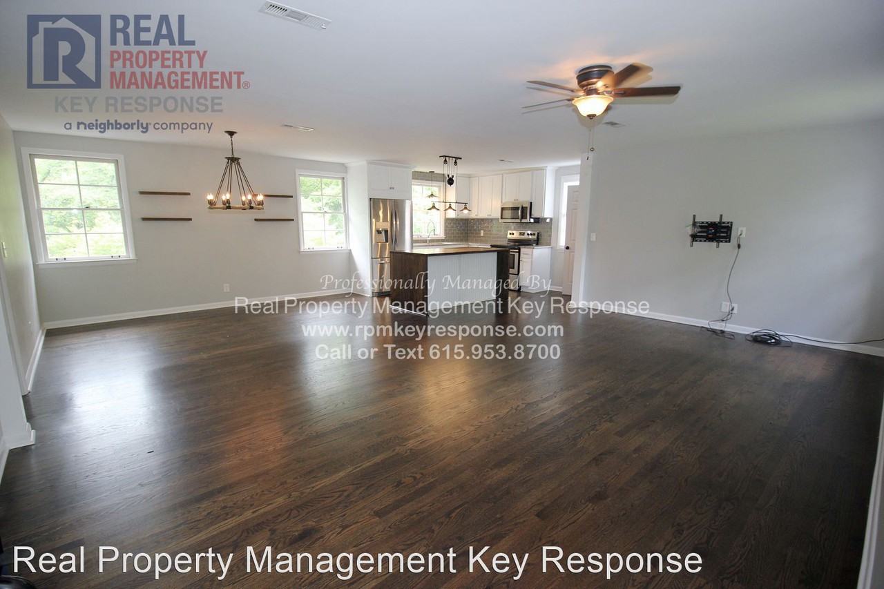 340 Binkley Dr - Photo 2 of 17