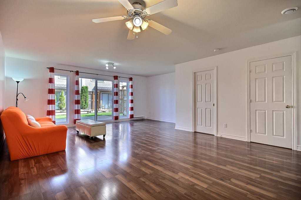 255 Rue Cherbourg - Photo 3 of 17