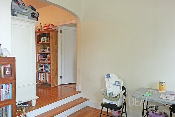 69 Seeley St - Photo 3 of 6